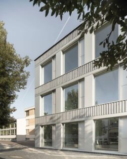 Pavillon scolaire provisoire